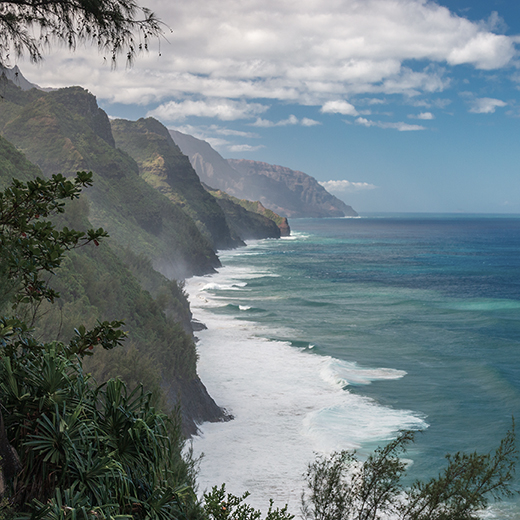 Blick vom Kalalau Trail auf die Küstenlinie der Na Pali Coast