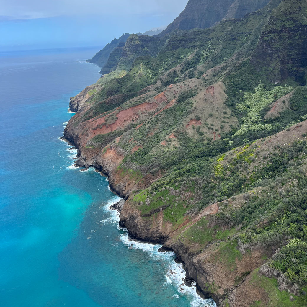 Helikopterflug über der Napali Coast auf Kauai
