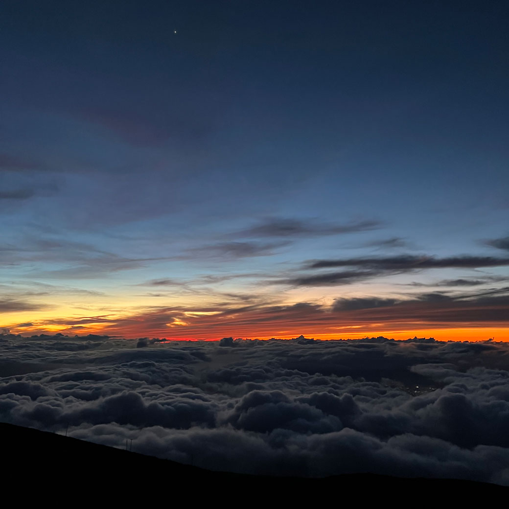 Sonnenuntergang auf dem Haleakala Vulkan auf Maui