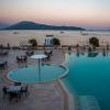 Palmon-Bay_Pool_1040x1040-1.jpg