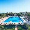 Iberostar-Mahari_Pool_1040x1040-1.jpg