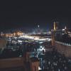 Beeindruckend und bereichernd – von einem der unzähligen Rooftops das Treiben des Platzes Djema el Fna beobachten…